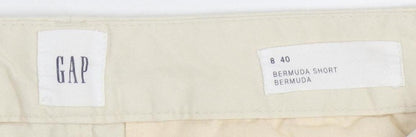 Gap Men's Beige Bermuda Shorts Size 12 - Casual Comfort