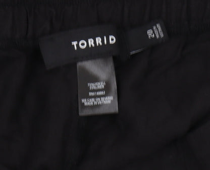 Torrid Women's Black Relaxed Mid-Rise Shorts, Size 12