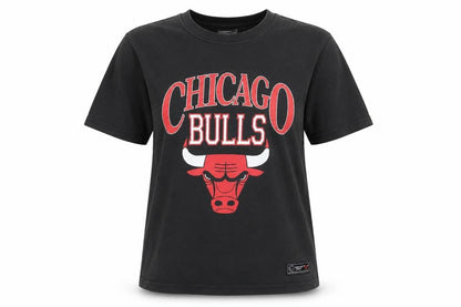 Front view of NBA unisex black chicago bulls t-shirt 2xs, sports style