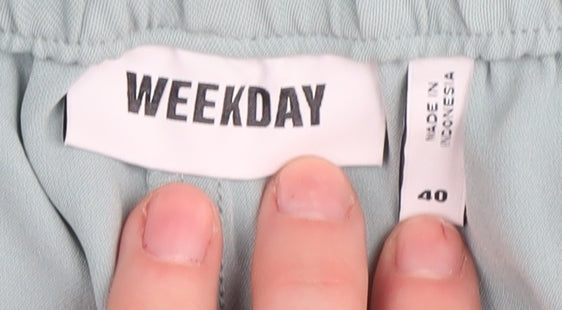 Weekday Women's Green Casual Shorts, Size 12, Lightweight