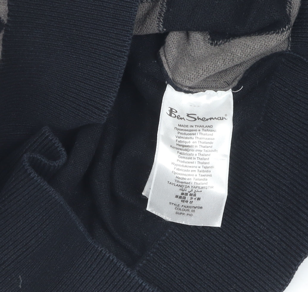 Ben Sherman Men's V-Neck Jumper size M.