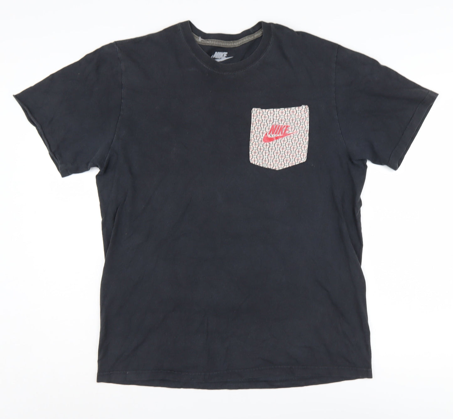 Nike Men's Black L T-Shirt with Logo Pocket