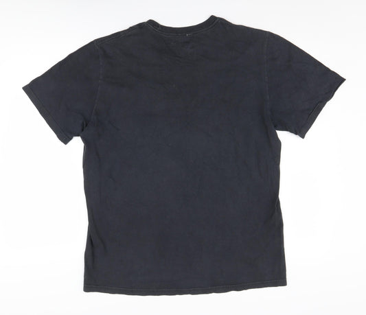 Nike Men's Black L T-Shirt with Logo Pocket