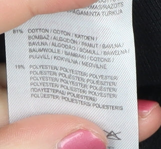 Brand and care label for Yiannimize x Everlast unisex black s pullover sweatshirt