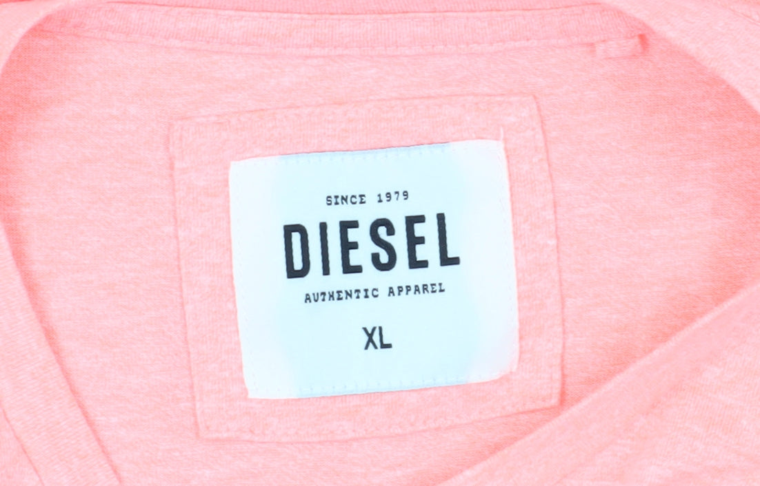 Close-up detail of Diesel girls’ pink xl basic t-shirt with logo