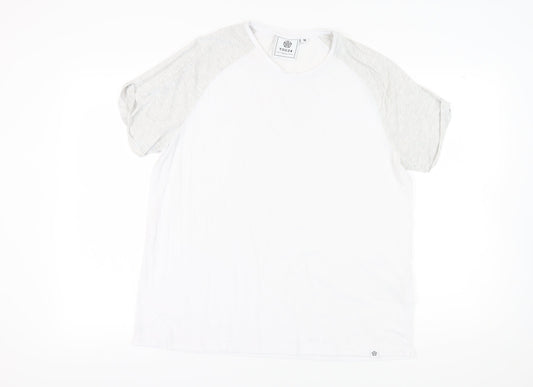 Unisex Adults UK Size 16 TOG24 White Basic T-Shirt