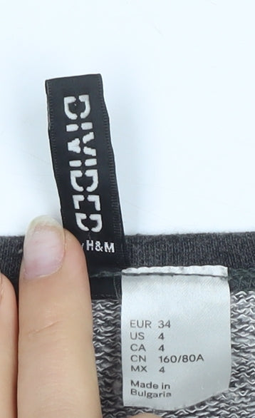 H&M Women Grey Skull Pullover Sweatshirt Size 6