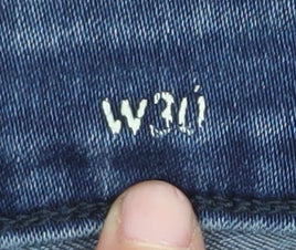 Calvin Klein Women's Blue Straight Jeans Size 31