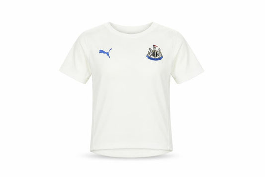 Front view of Puma boys’ white medium football jersey t-shirt