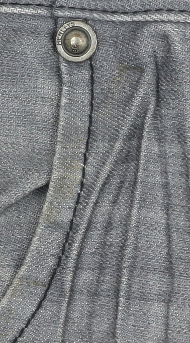 Henleys Men’s Grey Straight Leg Jeans Size 32