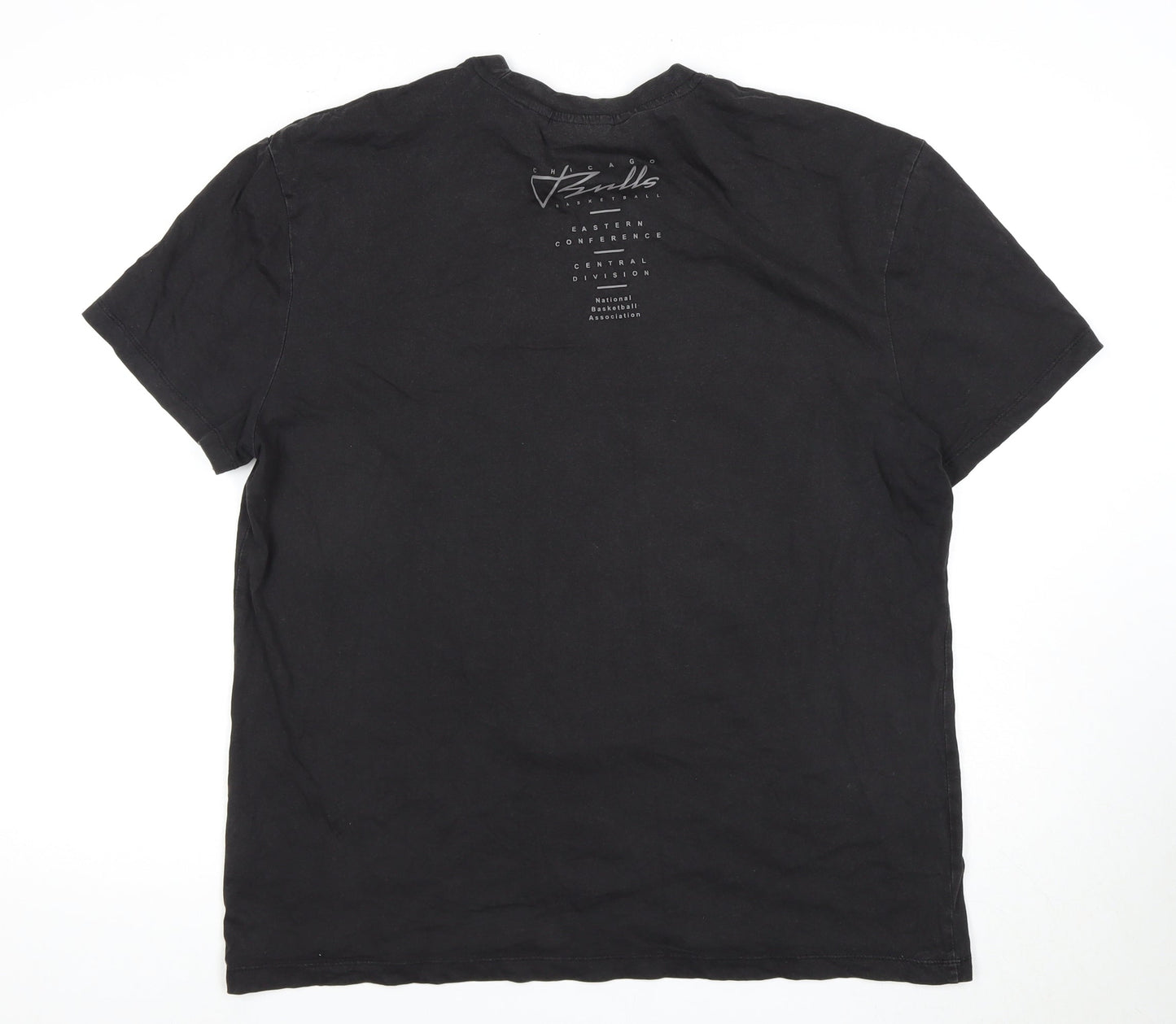 NBA Men's Black Chicago Bulls T-Shirt, L