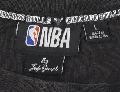 NBA Men's Black Chicago Bulls T-Shirt, L