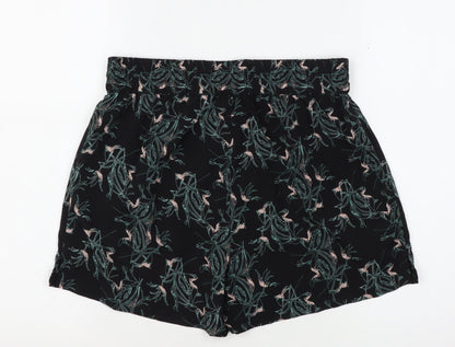 Jacqueline de Yong Women's Black Floral Shorts M