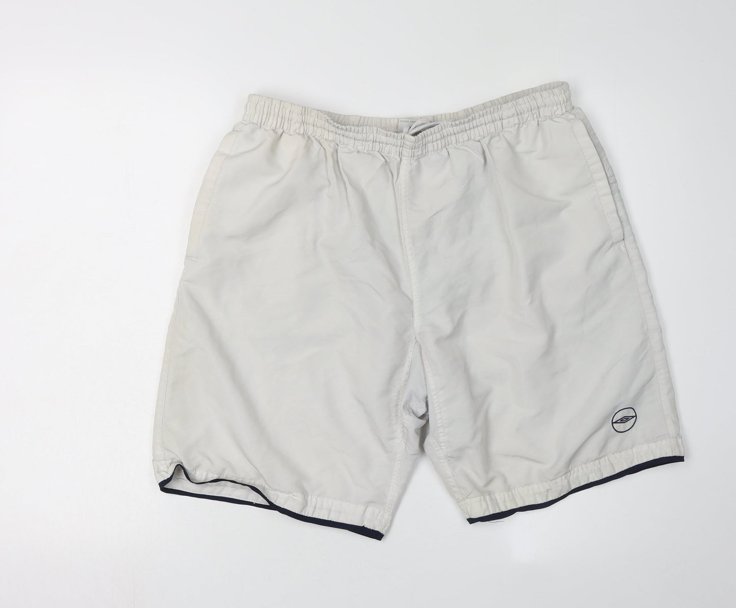 Umbro Men's White Athletic Shorts XL for Gym & Running