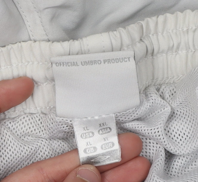 Umbro Men's White Athletic Shorts XL for Gym & Running