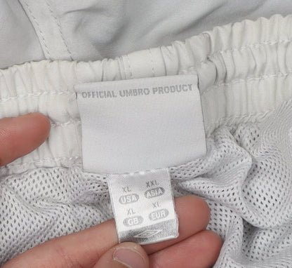 Umbro Men's White Athletic Shorts XL for Gym & Running