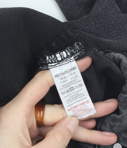 PrettyLittleThing Women's Black Distressed Jeans Size 28