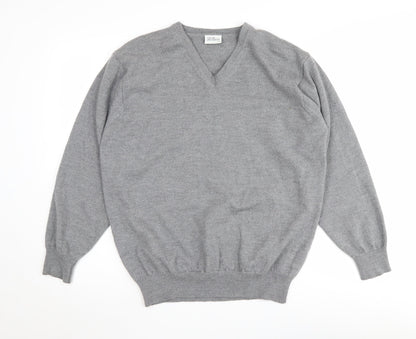 Oscar Jacobson Men's Grey V-Neck Wool Jumper - 2XL