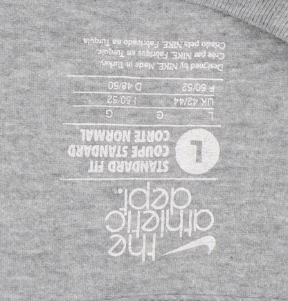 Nike Men's Grey Crew Neck Logo T-Shirt L