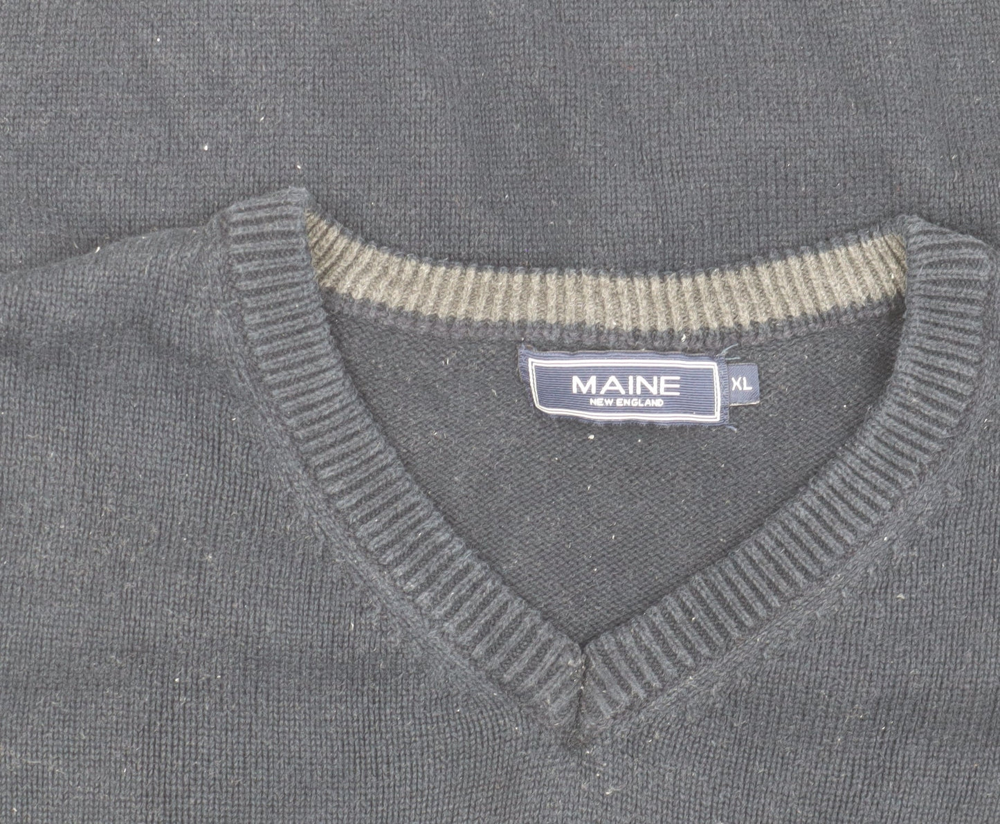 Maine Men's XL Black Pullover Jumper V-Neck