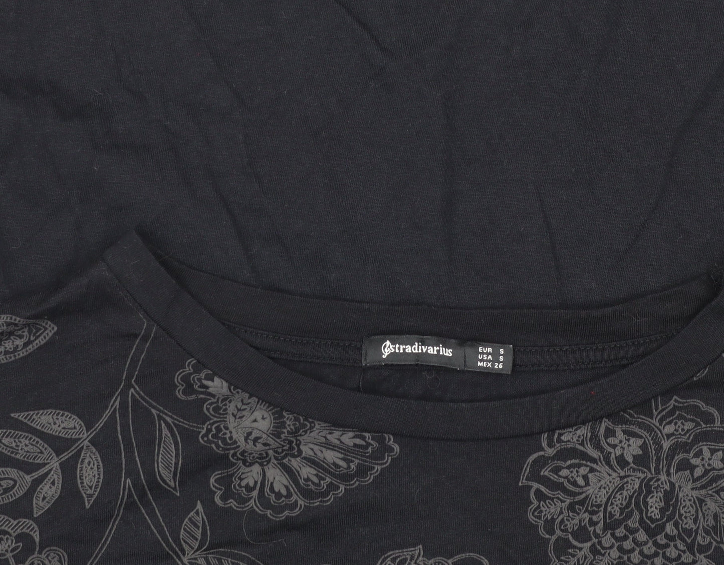 Stradivarius Women’s Black Floral T-Shirt - Size S