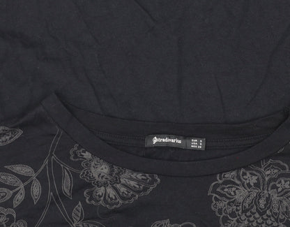 Stradivarius Women’s Black Floral T-Shirt - Size S