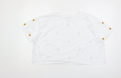 New Look Women's White Floral Cropped T-Shirt Size 22