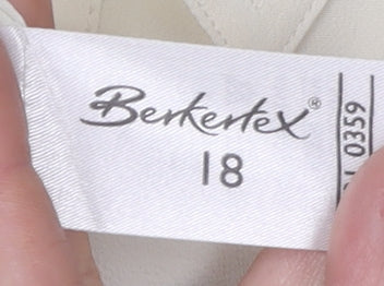 Womens UK Size 18 Berkertex Ivory  Button-Up