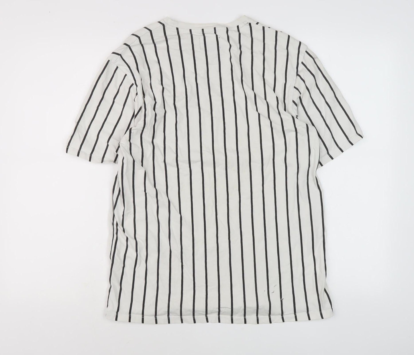 Pull & Bear Men's White Striped T-Shirt, Size M
