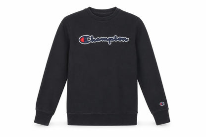 Front view of Champion boys’ black pullover logo sweatshirt l