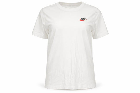 Front view of Nike unisex white basic t-shirt s, crew neck, breathable