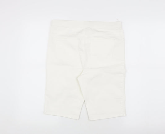 Papaya Women's White Bermuda Shorts Size 10
