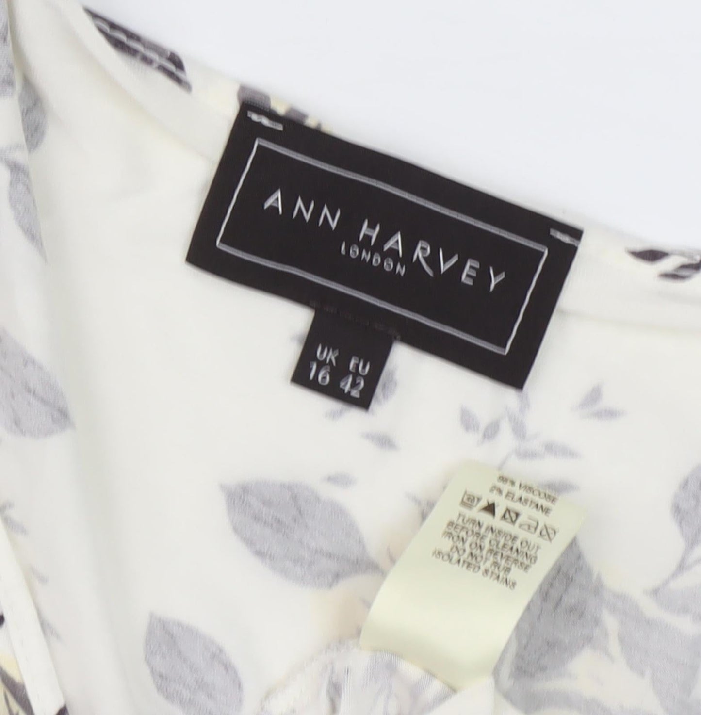 Ann Harvey Women's Floral Top 3/4 Sleeve Size 16