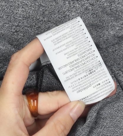 Under Armour Men's Grey Athletic T-Shirt - M V-Neck