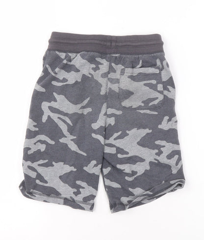 GapKids Boys' Grey Camo Sweat Shorts, Size 6-7, Elastic Waist