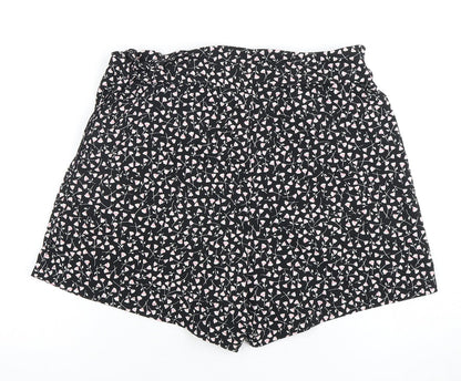 Monki Women's Black Floral Print Shorts S