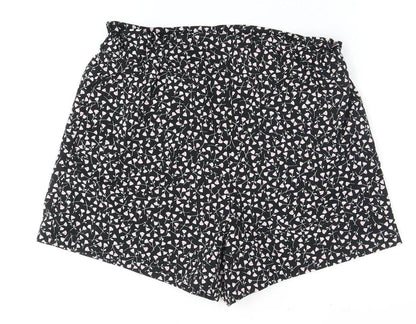 Monki Women's Black Floral Print Shorts S