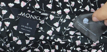 Monki Women's Black Floral Print Shorts S