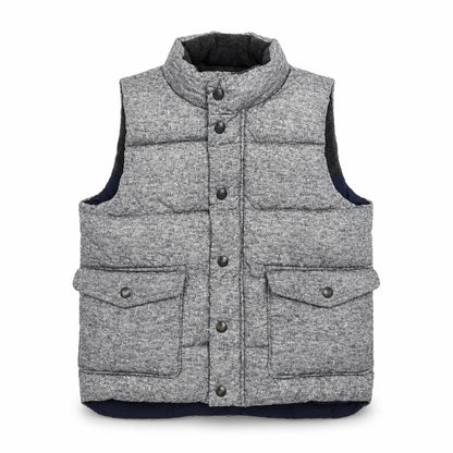 Front view of Gap boys’ grey sleeveless puffer jacket 5 years winter casual