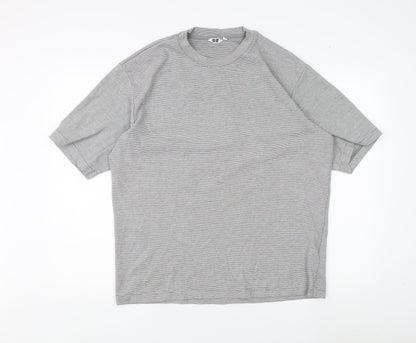 Uniqlo Men's XL Grey Crew Neck T-Shirt, Classic Fit