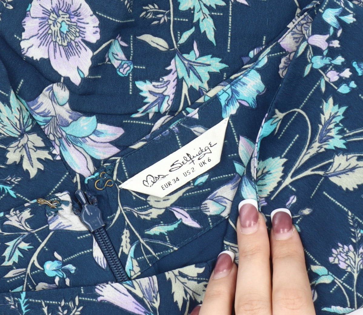 Miss Selfridge Women's Blue Floral Shorts Size 6