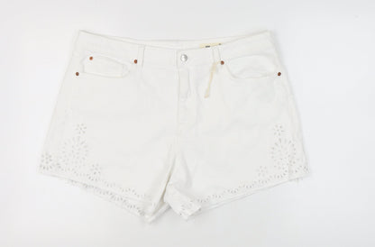 Marks and Spencer Women White Mom Shorts Size 20
