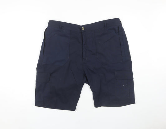 Champion Men's Blue Cargo Shorts Size 38 with Pockets