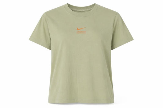 Front view of Nike unisex green xs basic t-shirt