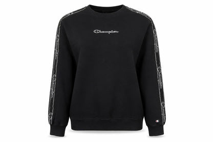 Front view of Champion Black unisex logo sweatshirt l - casual & comfy