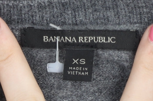 Banana Republic Women's Grey Striped Pullover Jumper XS