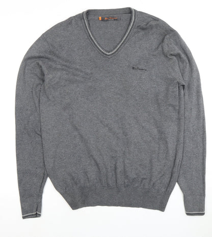 Ben Sherman Men's Grey V-Neck Jumper, Size Medium.