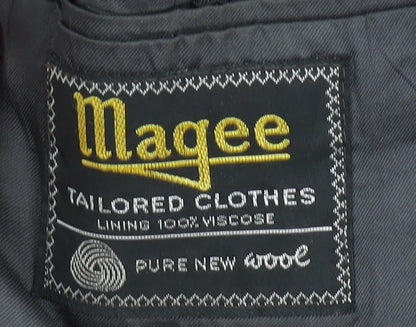 Magee Men's Grey Wool Blazer, Size 42 REG, Elegant Style