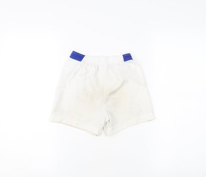 Umbro Boys White Football Athletic Shorts 4-5 Years