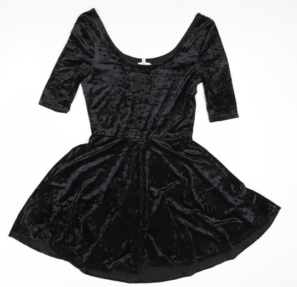 New Look Women’s Black Velvet Scoop Neck Dress